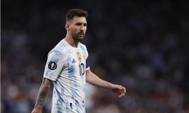 富时新加坡海峡指数开盘跌0.5%